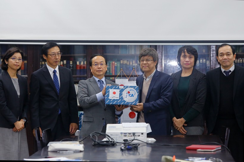 Nhật Bản hỗ trợ Việt Nam chống dịch viêm đường hô hấp cấp