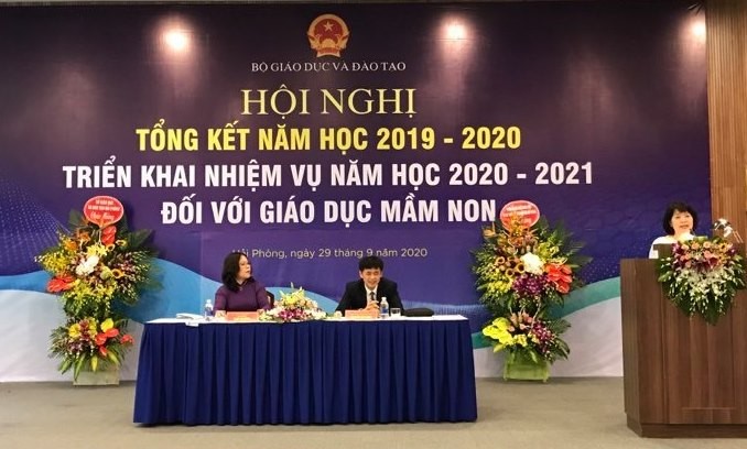 Thứ trưởng Ngô Thị Minh và Vụ trưởng Vụ GDMN Nguyễn Bá Minh điều hành hội nghị