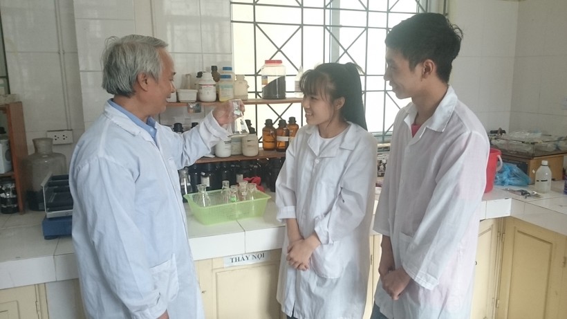 Hướng dẫn nghiên cứu khoa học cho sinh viên Trường Đại học KHTN, ĐHQG Hà Nội