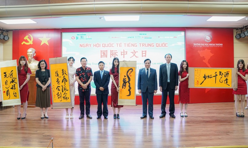 Ngày hội quốc tế tiếng Trung Quốc tại Trường ĐH Ngoại thương.