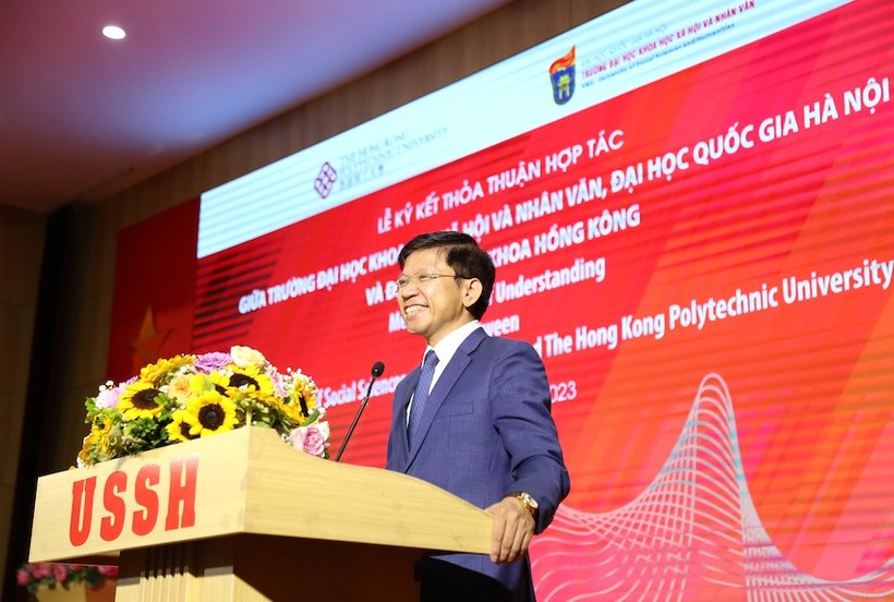 GS.TS Hoàng Anh Tuấn, Hiệu trưởng Trường ĐH Khoa học Xã hội & Nhân văn phát biểu tại Hội thảo.