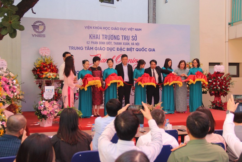Khai trương Trung tâm giáo dục đặc biệt Quốc gia tại Hà Nội.
