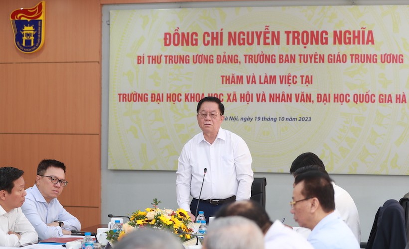 Trưởng Ban Tuyên giáo Trung ương Nguyễn Trọng Nghĩa phát biểu chỉ đạo.