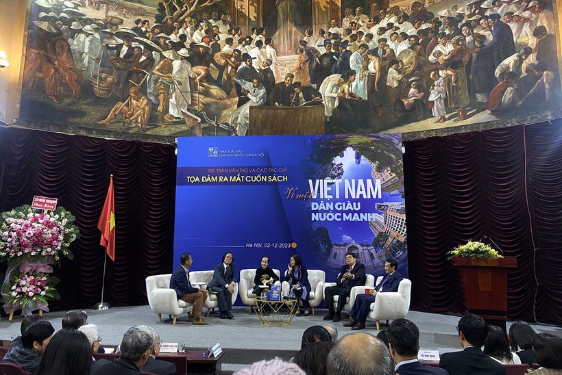 Tọa đàm, cuốn sách "Vì một Việt Nam dân giàu nước mạnh".