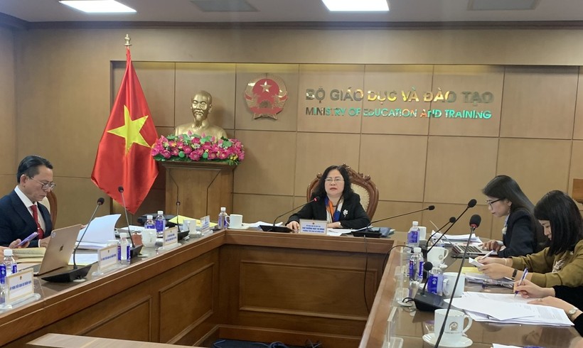 Thứ trưởng Ngô Thị Minh phát biểu chỉ đạo tại phiên họp.