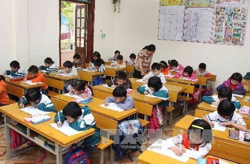 Giờ học Tiếng Việt của các em học sinh lớp 1 Trường Tiểu học Hà Nội-Điện Biên