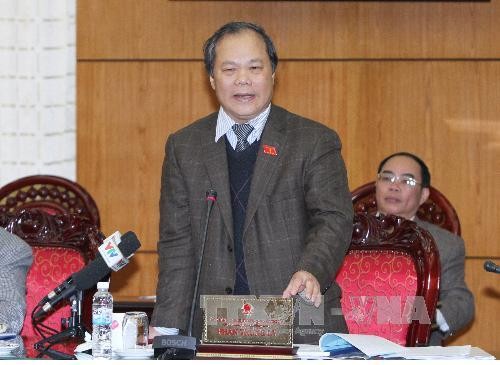 Chủ nhiệm Ủy ban Pháp luật của Quốc hội Phan Trung Lý phát biểu ý kiến tại phiên họp.