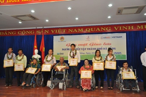 Những gương người khuyết tật tiêu biểu được khen thưởng tại buổi gặp mặt giao lưu người khuyết tật TP Đà Nẵng
