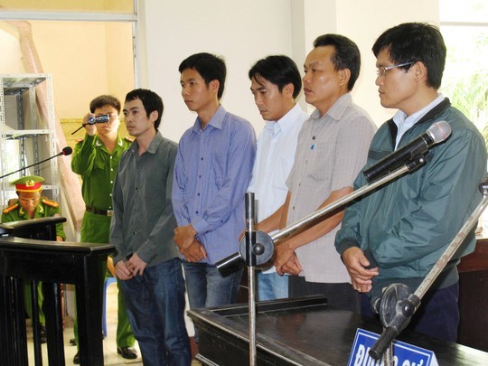 5 bị cáo nguyên là sĩ quan công an trong vụ án dùng nhục hình đánh chết nghi can Ngô Thanh Kiều