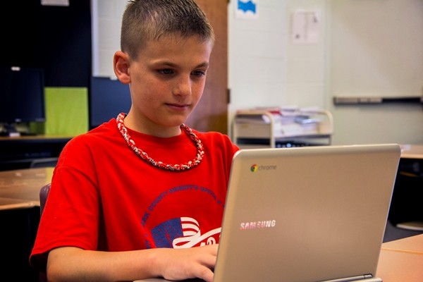 iPad lép vế Chromebook ở trường học 