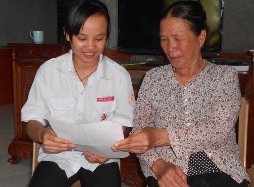 Trang chia sẻ niềm vui cùng bà nội