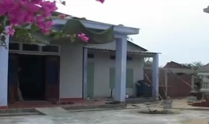 Quảng Nam: Người dân ven biển rủ nhau xây hầm tránh bão