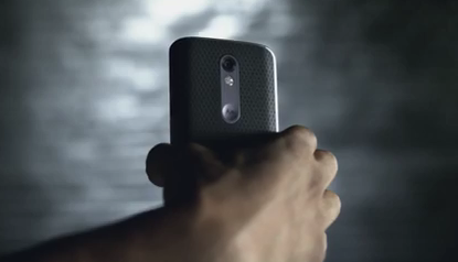 Điện thoại mới của Motorola "chọc tức" cả Apple lẫn Samsung
