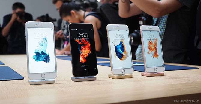 iPhone 6s chính hãng đắt hơn xách tay gần 3 triệu đồng 