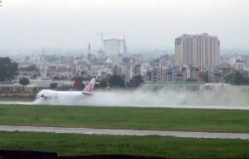 Ngập sân bay Tân Sơn Nhất hồi tháng 10 năm ngoái. 