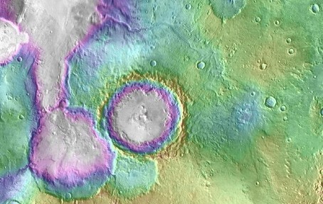 Phát hiện bất ngờ về các hồ nước trên sao Hỏa
