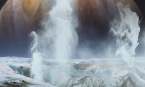 NASA phát hiện luồng hơi nước bốc lên từ bề mặt Mặt trăng Europa.