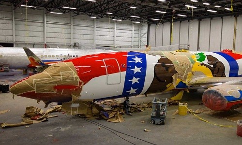 Quá trình sơn vỏ máy bay Boeing 737