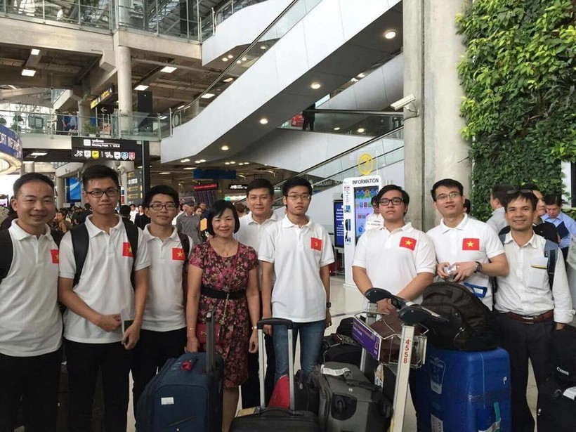 Đoàn học sinh Việt Nam sẵn sàng chinh phục kì thi Olympic Hóa học quốc tế lần thứ 19 tại Thái Lan.
