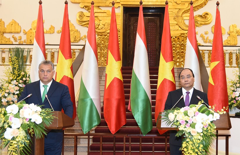 Thủ tướng Nguyễn Xuân Phúc và Thủ tướng Hungary Orbán Viktor gặp gỡ báo chí