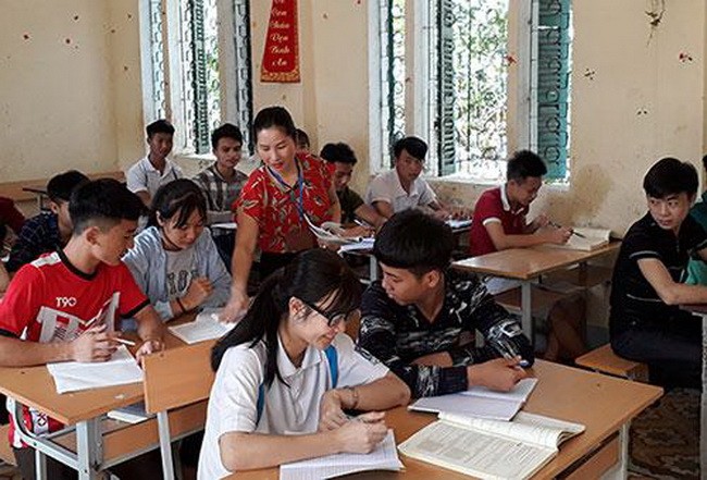 Lần đầu Trường Dân tộc nội trú Mường Tè tổ chức kỳ thi THPT quốc gia