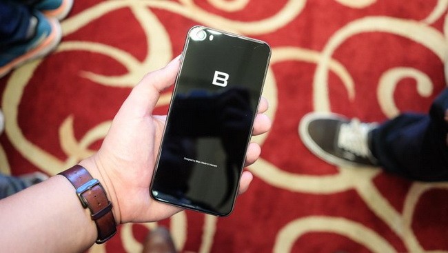 Bkav bất ngờ dừng sản xuất BPhone 2017