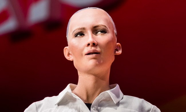 Robot Sophia dự đoán Pháp vô địch World Cup 