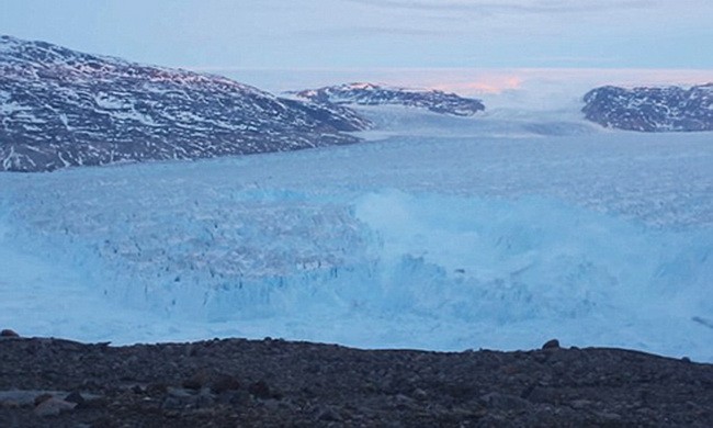 Núi băng 10 tỷ tấn tách khỏi sông băng ở Greenland 