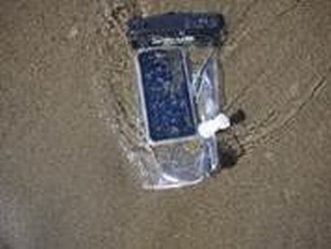 iPhone 7 vẫn sống sót sau 2 ngày chìm dưới biển