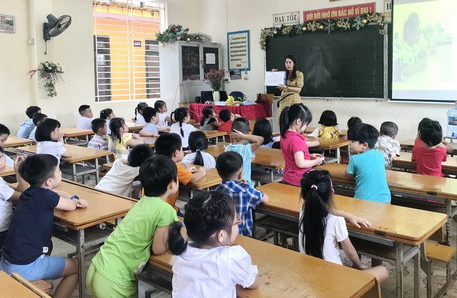 Các lớp học cấp tiểu học ở Hà Nội luôn trong tình trạng quá tải