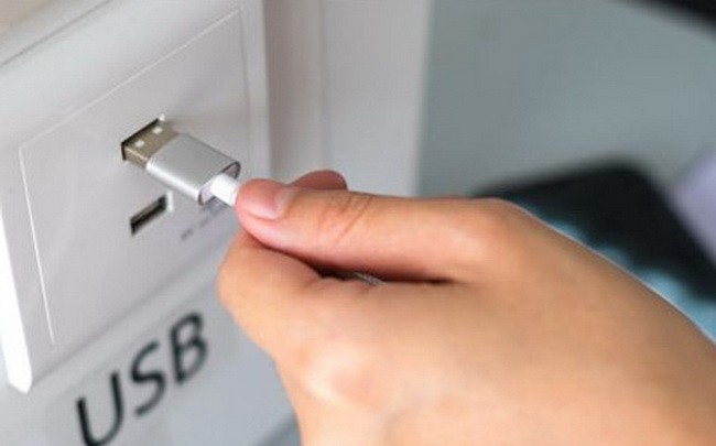 Cách bảo vệ thông tin cá nhân khi sử dụng cổng sạc USB công cộng