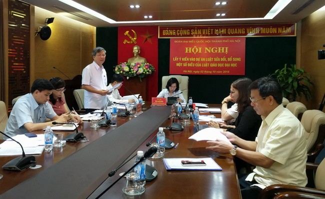 GS Nguyễn Anh Trí- đại biểu quốc hội TP Hà Nội trình bày ý kiến tại hội nghị