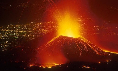 Núi lửa Etna hoạt động liên tục suốt hàng nghìn năm.