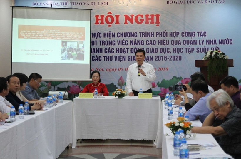 Thứ trưởng Bộ GD&ĐT Nguyễn Hữu Độ phát biểu tại hội nghị
