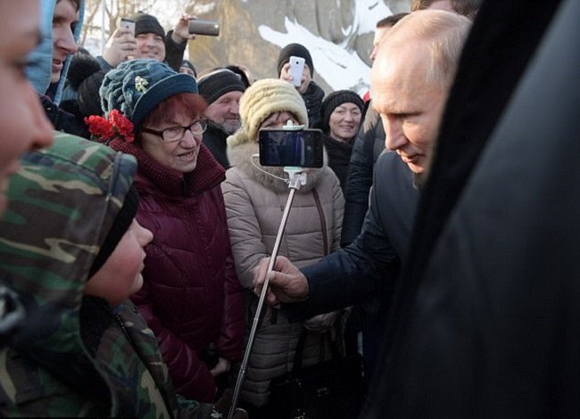 Tổng thống Nga Putin chưa bao giờ dùng smartphone
