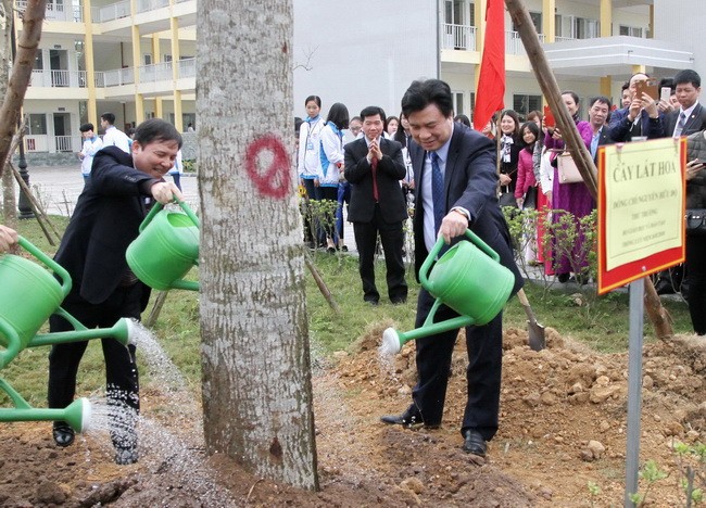 Ngành GD-ĐT Hà Nội phát động tết trồng cây xuân Mậu Tuất 2018