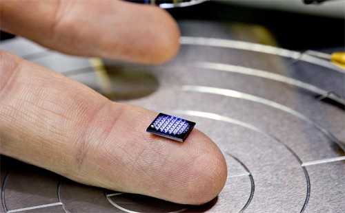 Máy tính nhỏ nhất thế giới chỉ bằng một hạt muối