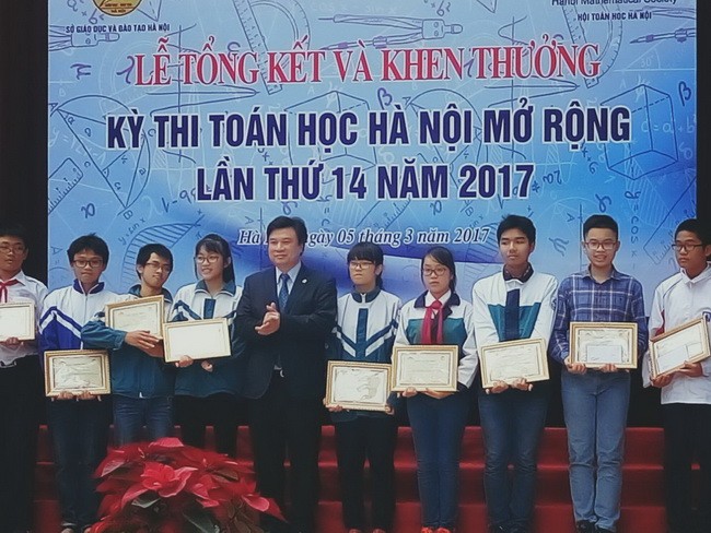 Đề thi toán học Hà Nội mở rộng 2018 hoàn toàn bằng tiếng Anh