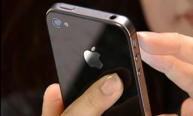 Apple bị kiện hàng loạt vì làm chậm iPhone