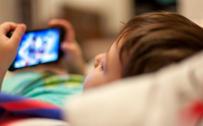 Hàng ngàn ứng dụng Android đang theo dõi trẻ em trái phép