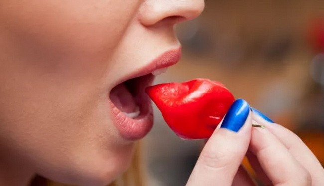 Cách làm dịu khoang miệng nhanh chóng khi ăn nhầm ớt