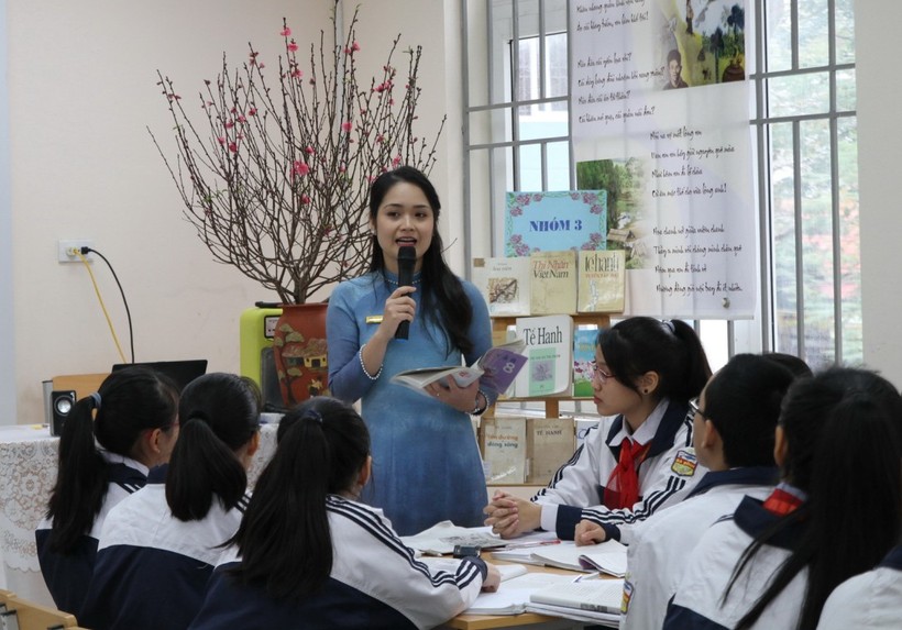 Cô Nguyễn Thị Thùy An trong tiết dạy minh họa