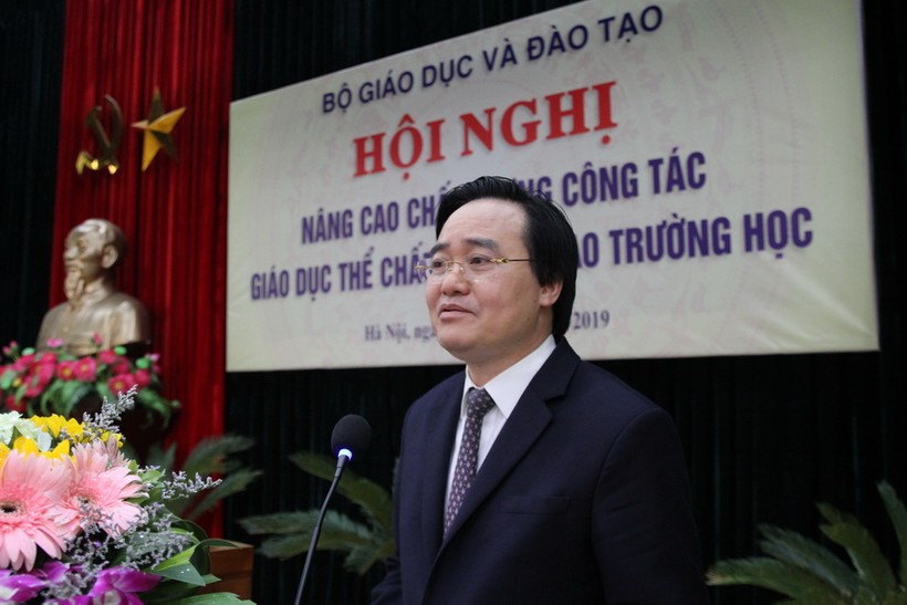 Bộ trưởng Phùng Xuân Nhạ phát biểu 