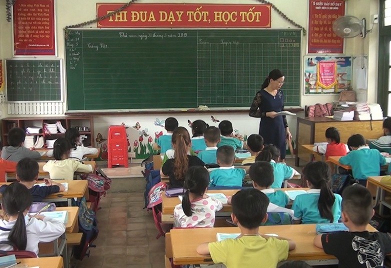 Hết sợ cúm mùa, học sinh Thái Bình trở lại lớp học