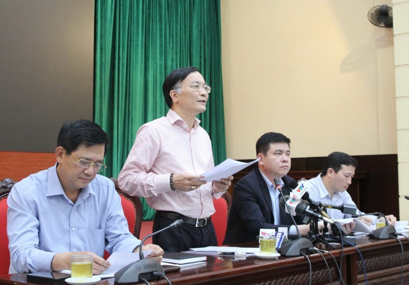 Ông Phạm Văn Đại – Phó Giám đốc Sở GD&ĐT Hà Nội cung cấp thông tin tại hội nghị