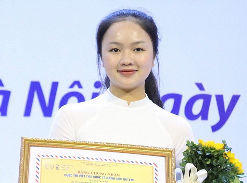 Nữ sinh Hải Dương đoạt giải Nhất cuộc thi viết thư quốc tế UPU 2019