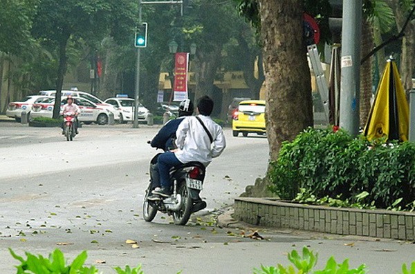 Hà Nội: Phụ huynh ký cam kết không giao xe máy cho học sinh chưa đủ tuổi, chưa có giấy phép lái xe