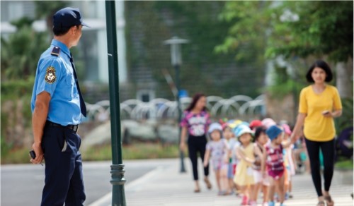 Hà Nội yêu cầu kiểm soát chặt chẽ người lạ vào trường học