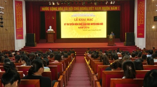 Nhiều quận huyện tại Hà Nội đã tổ chức xong vòng 1 kì thi tuyển viên chức giáo dục 2019