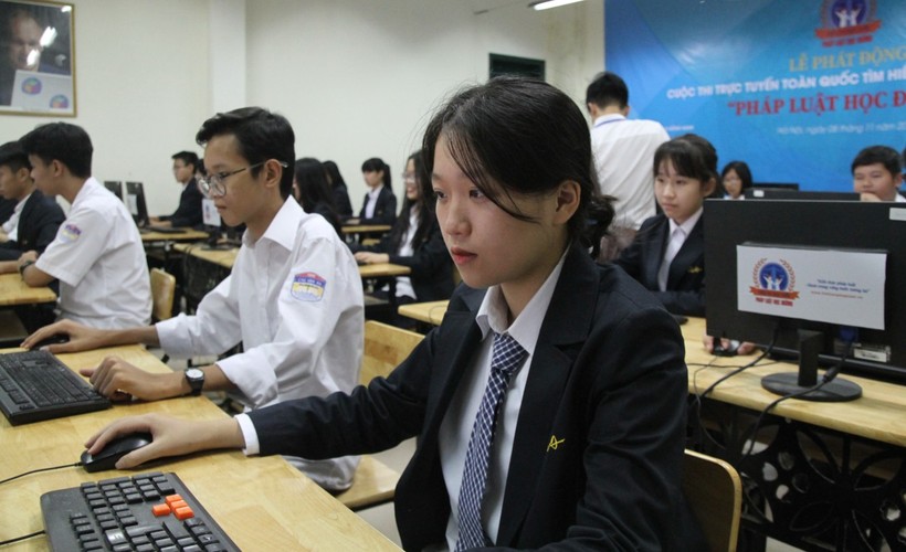 Học sinh Trường THPT Chu Văn An (Hà Nội) tham dự cuộc thi